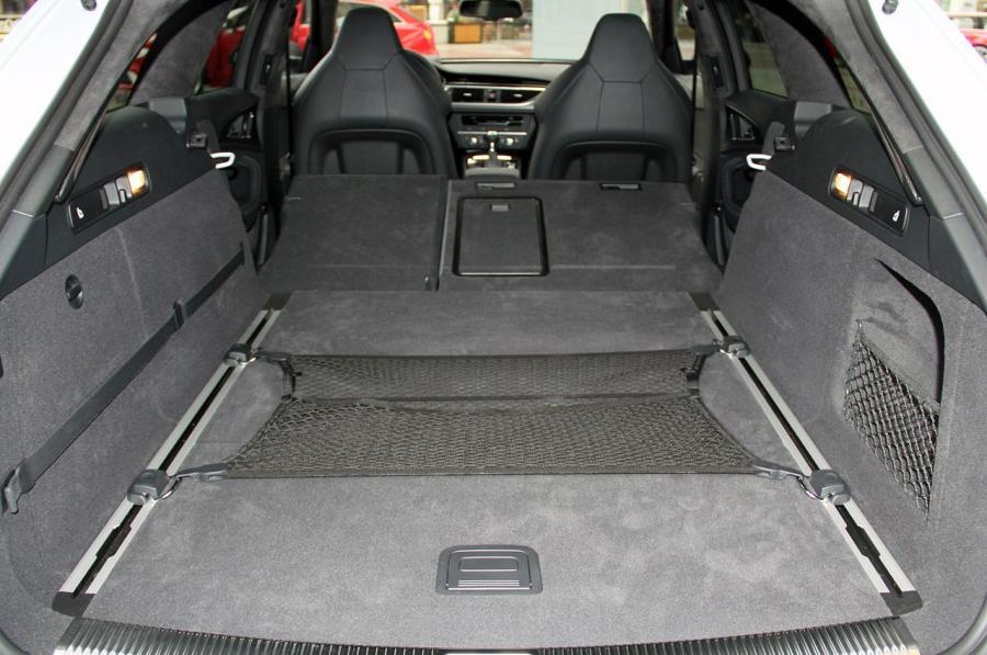 Багажник Audi RS6 Avant (4G, C7) 2013 года  (WW) (фото 34 из 90)